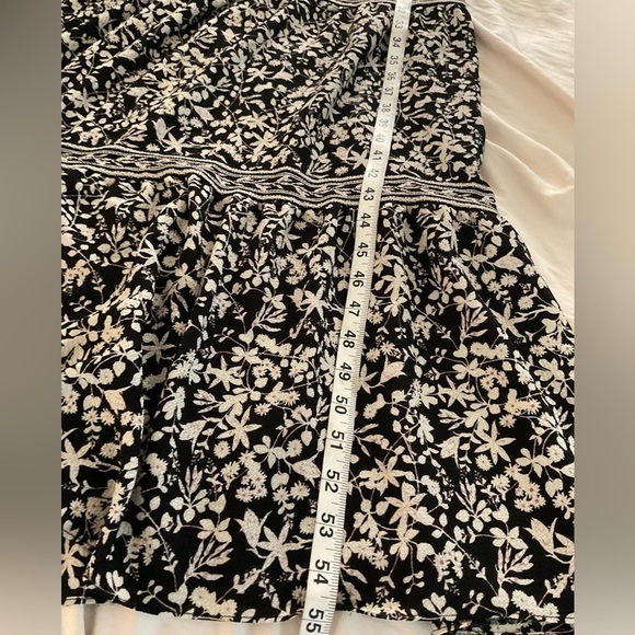 Chic Black and White Patterned Maxi Dress - Picture 7 of 12